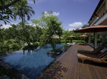 Villa East Residence & Spa, Infinity Pool